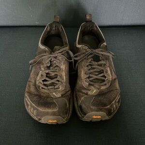 Altra Olympus 4 - Black Athletic Shoes with Lace-Up Design